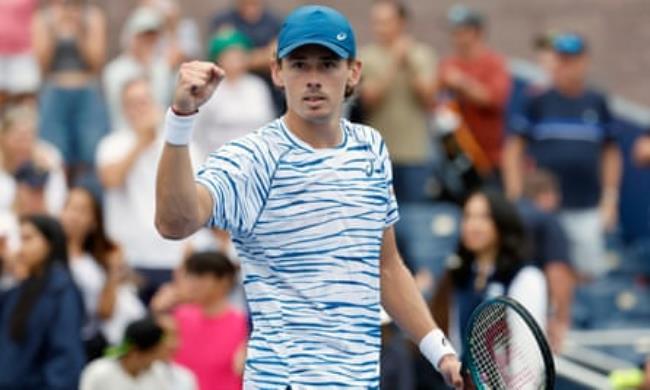 Alex de Minaur celebrates clinching victory to reach the third round of the 2024 US Open